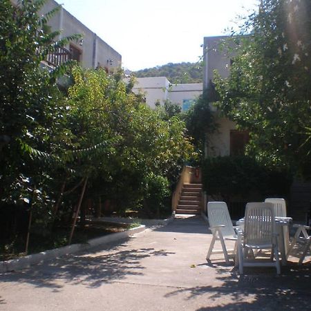 Ilios Apartments Poros Town Екстериор снимка